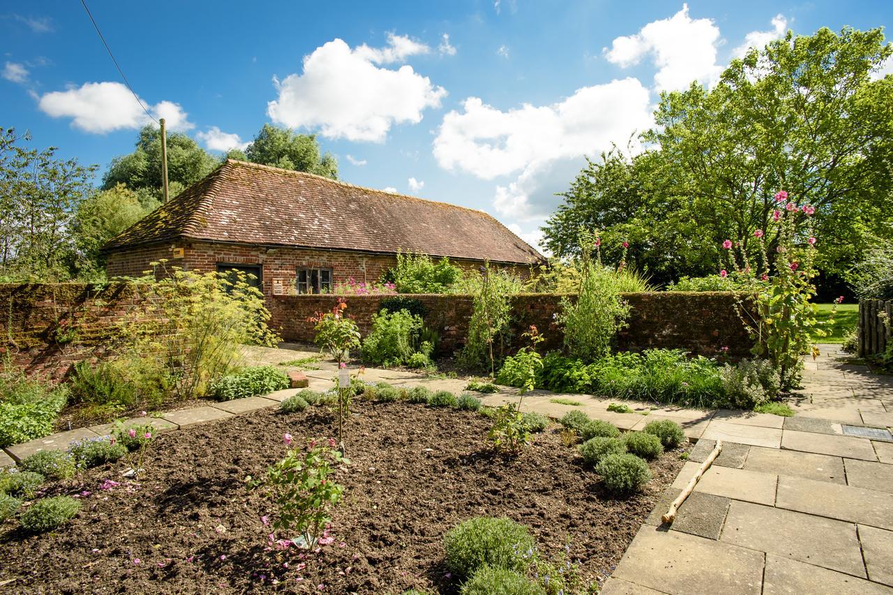 Wimborne Saint Giles All Hallows Farmhouse酒店 外观 照片